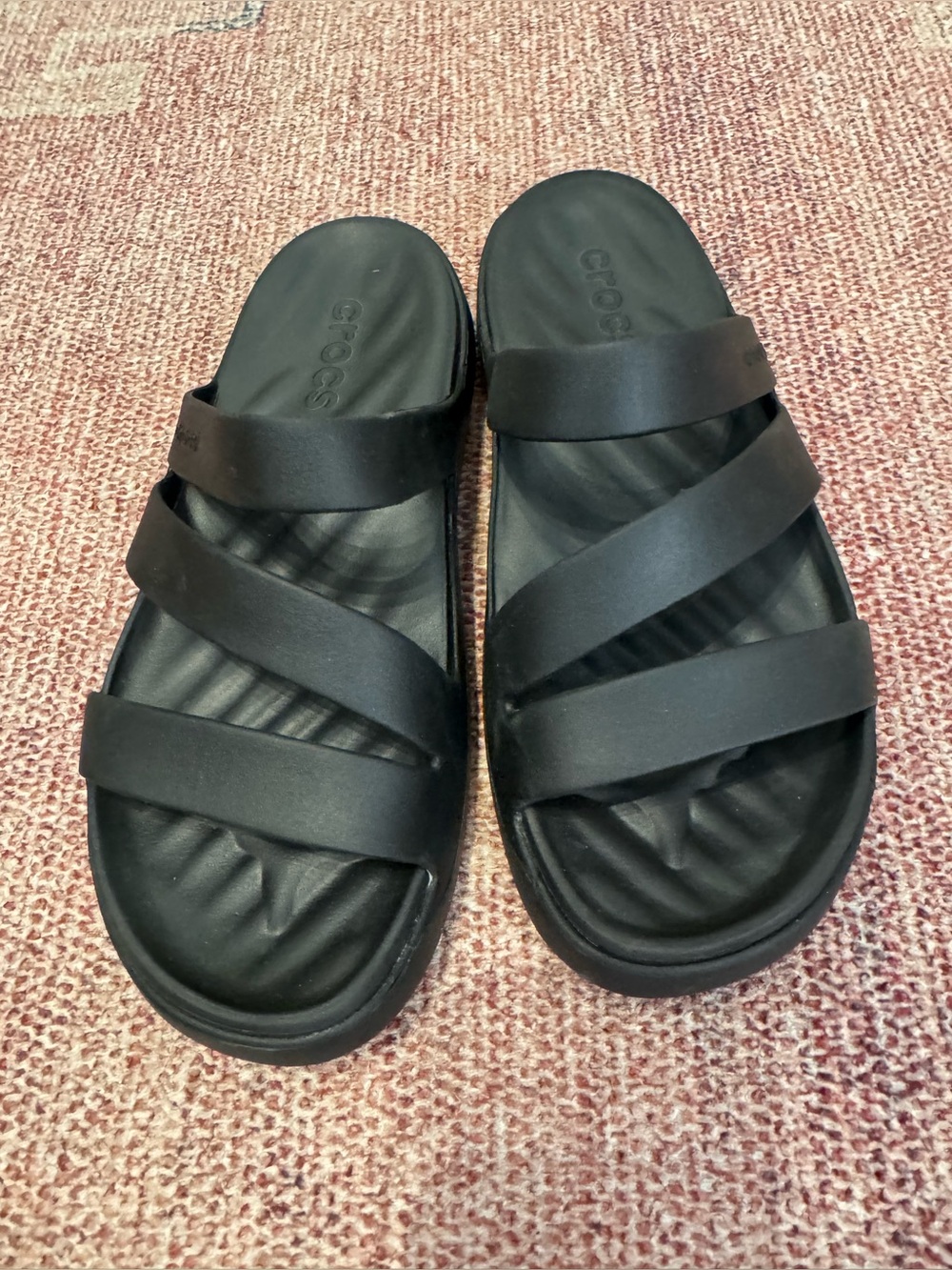 Crocs Getaway Strappy Slide Sandals in black size 7 women’s